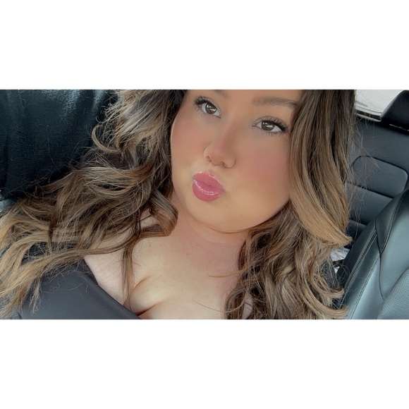 Meet your Posher, Erica - Picture 1 of 1